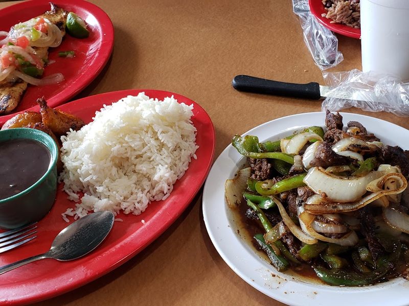 La Criollita Cafeteria food