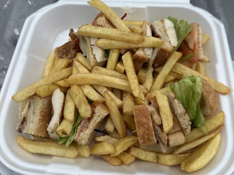 La Criollita Cafeteria food